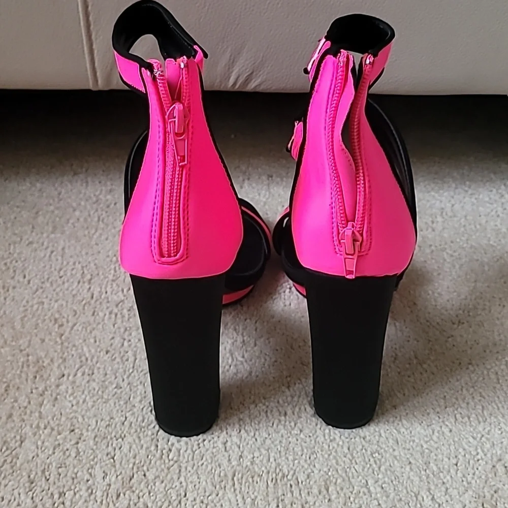 Shoes - Picture 3 of 4